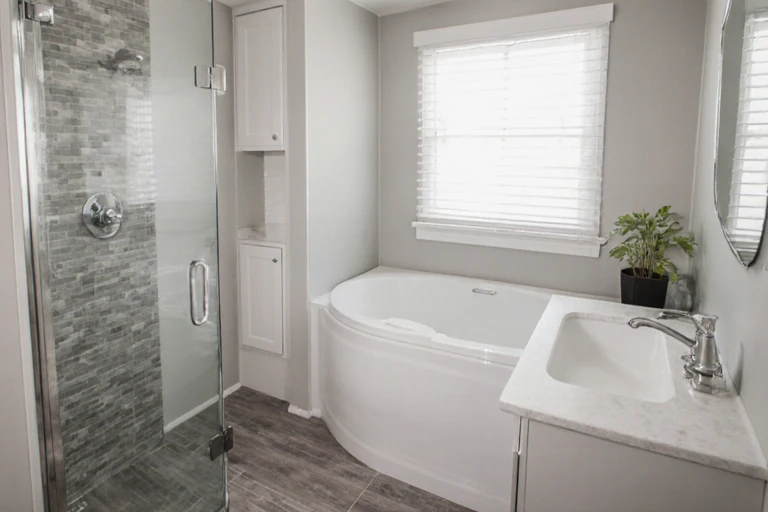 Modern Mobile Home Bathroom Trends: Transforming Small Spaces into Stylish Oases
